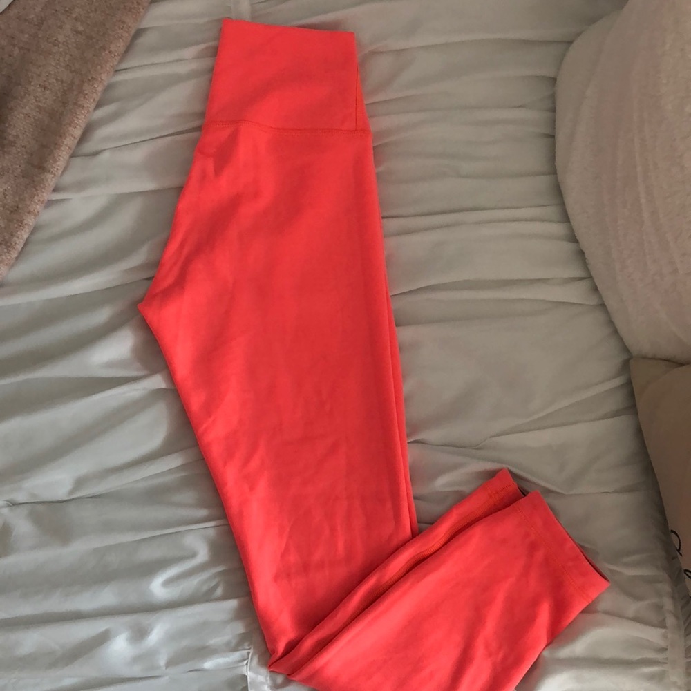 Size 6 lululemon crop reversible leggings